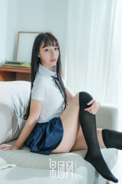 美女被打光屁屁